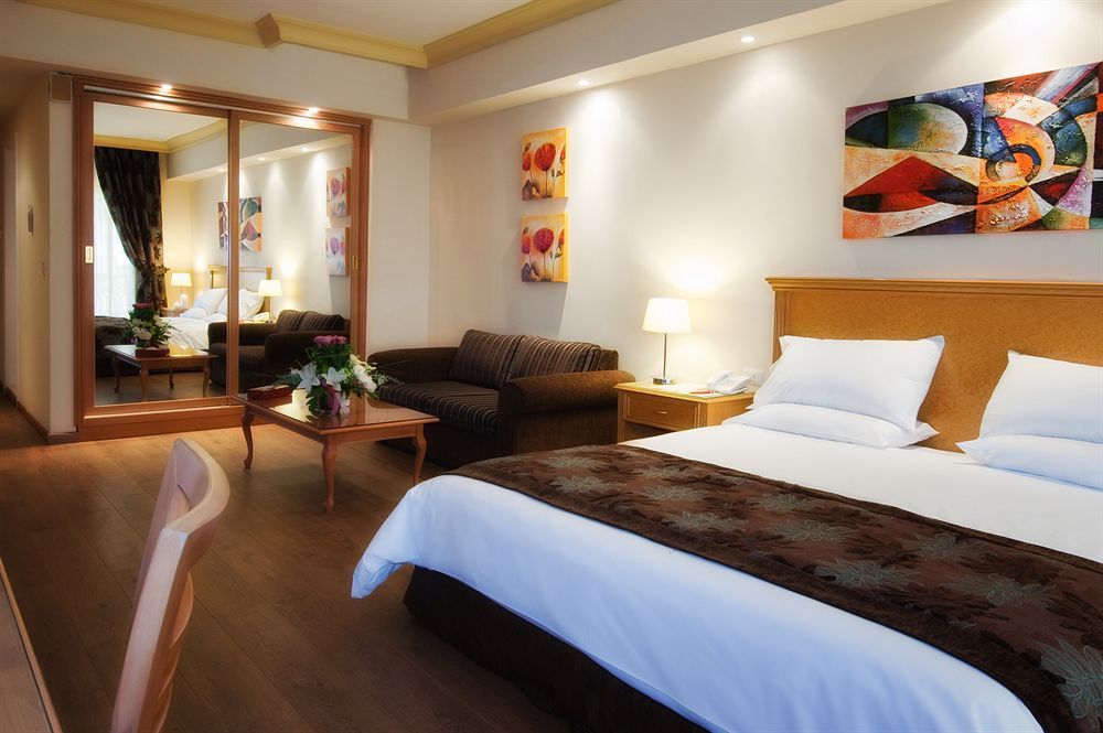 Rawche Universal Apartments Beirut Room photo
